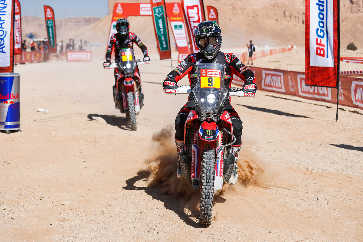 Ricky Brabec vince e si avvicina a Kevin Benavides Ricky Brabec all'arrivo ieri