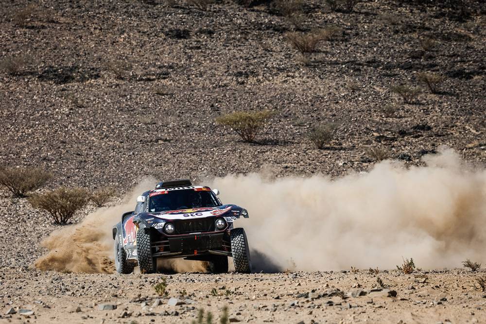 Carlos Sainz in azione durante la tappa odierna