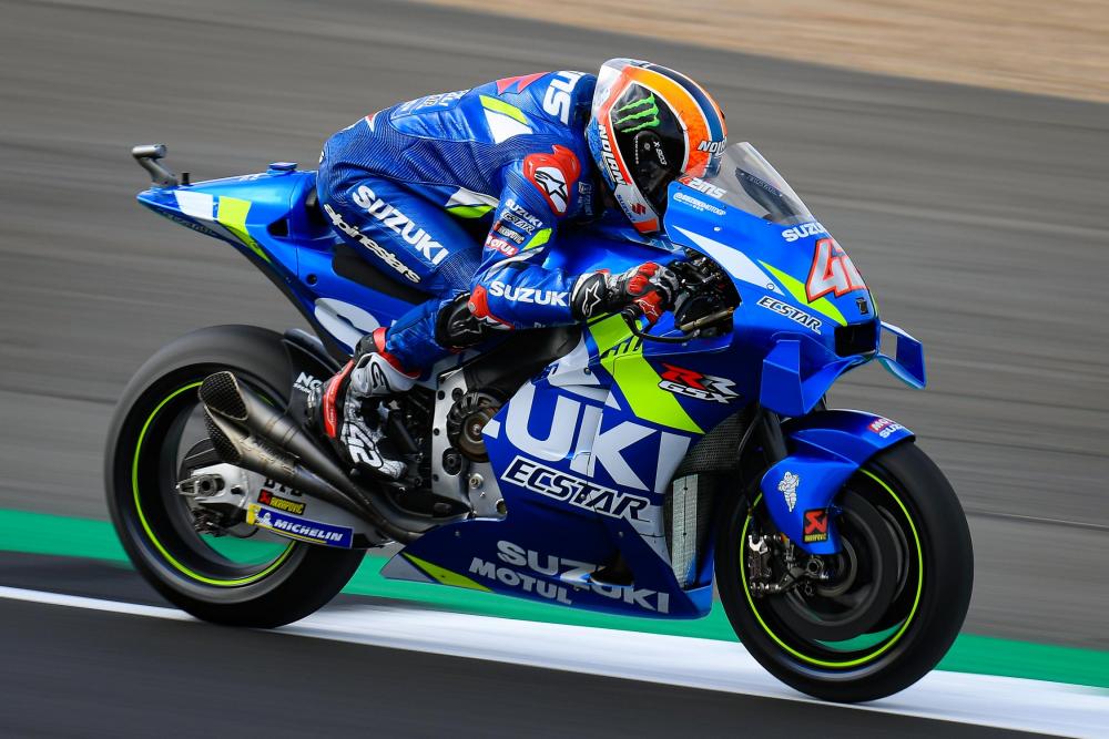 Alex Rins: il congelamento dei motori aiuterà Suzuki