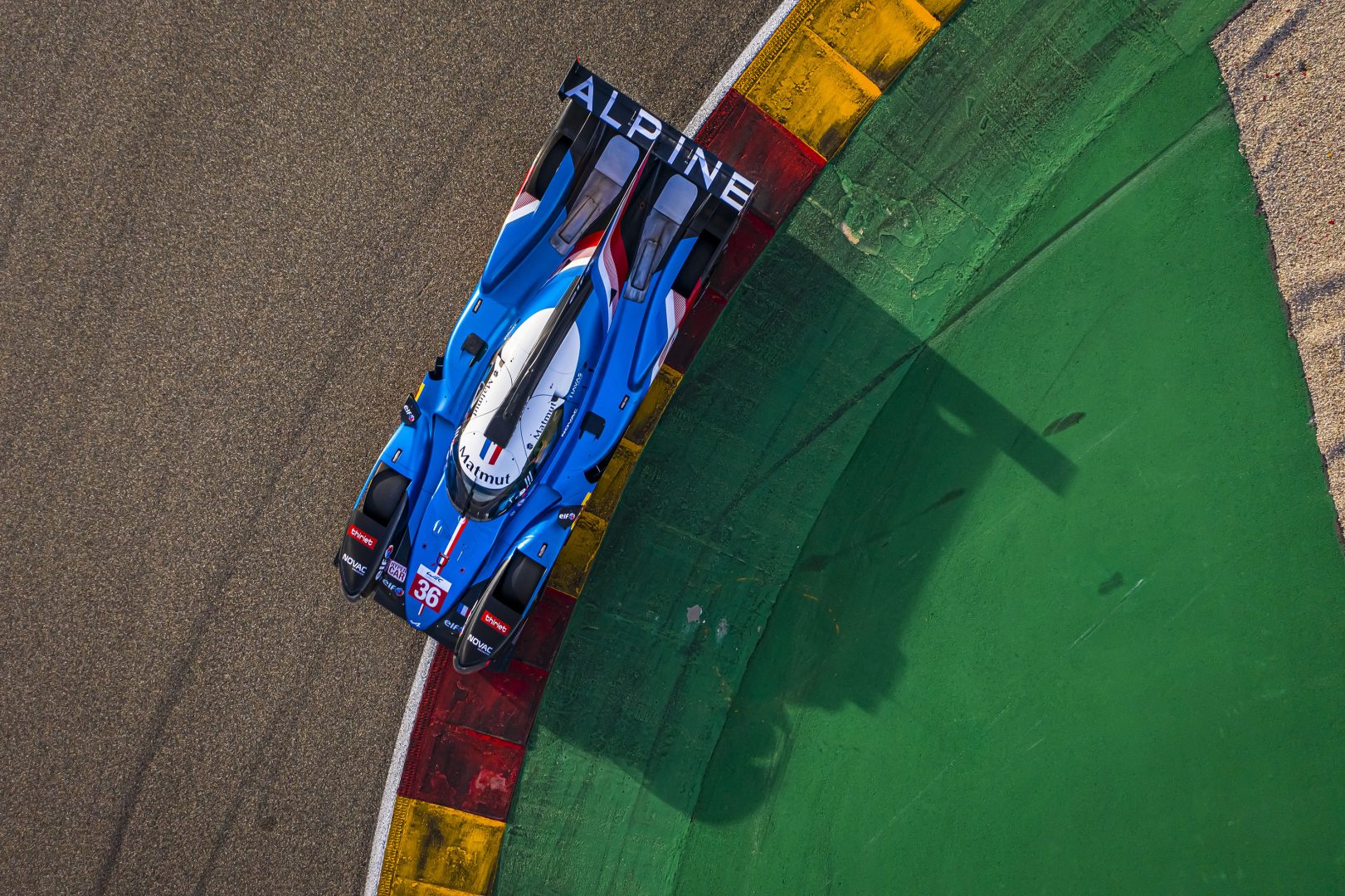 Alpine A480: presentata l'auto per la 24H di Le Mans Alpine A480: le prime fotografie