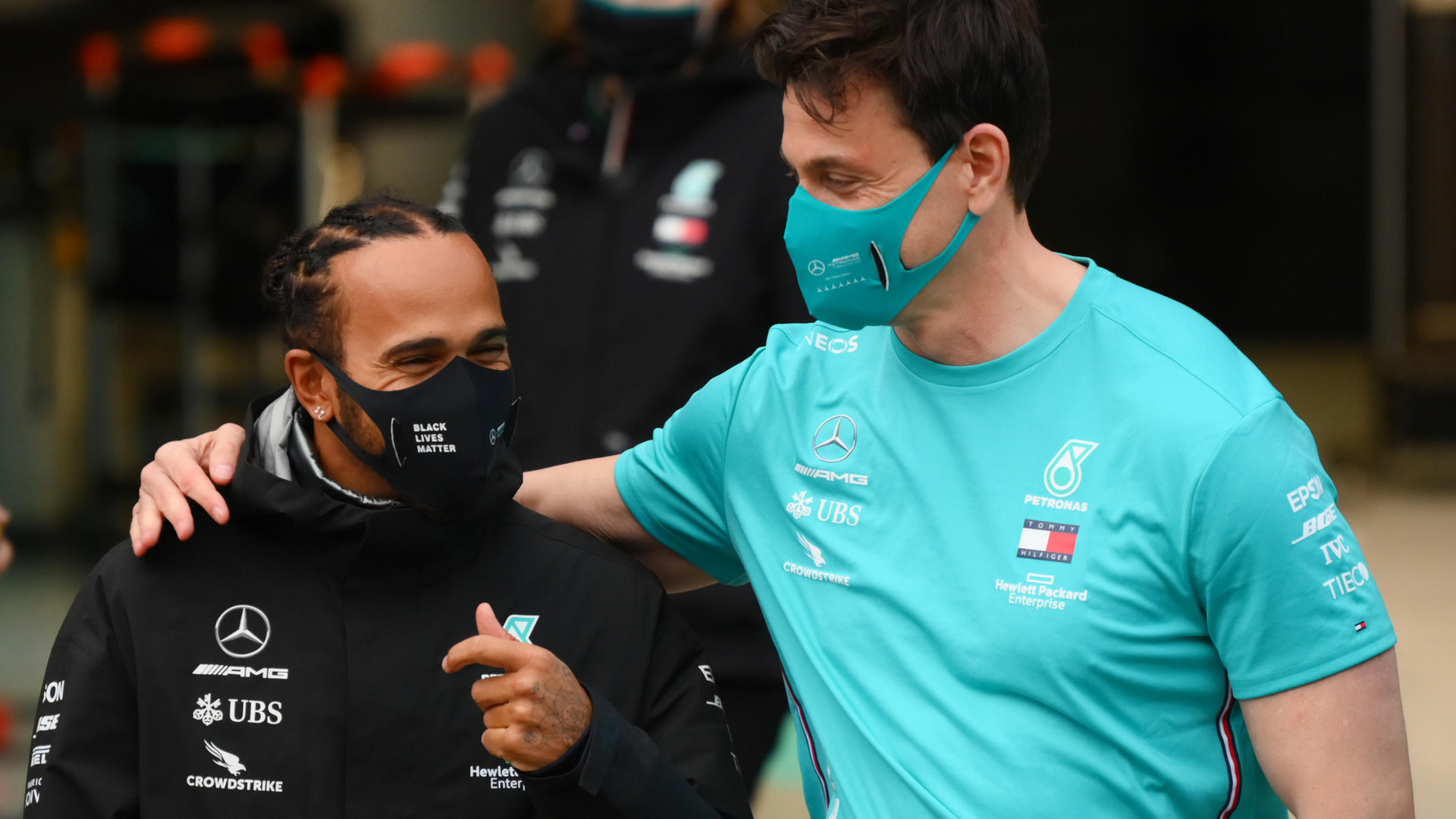 Lewis Hamilton e Toto Wolf, manager ed ex pilota automobilistico austriaco, direttore esecutivo della Mercedes in Formula 1