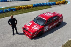 Gabriele Tarquini in compagnia dell'Alfa Romeo 155 TS