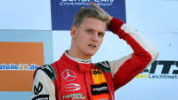 Mick Schumacher accede alle Q2 per la prima volta