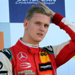 Mick Schumacher porta in pista la Jordan del padre
