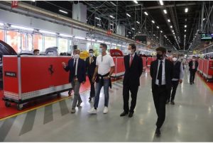Cristino Ronaldo visita gli stabilimenti Ferrari di Maranello