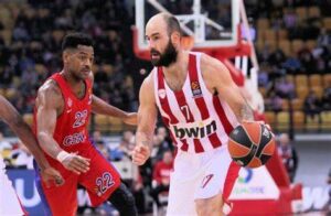 Vassilis Spanoulis in azione contro la CSKA Mosca in Eurolega