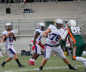 Intervista ad Andrea Fimiani, QB dei Guelfi Firenze Fimiani in azione contro i Dolphins Ancona (Crediti della foto: Elena Pieroni/Guelfi Firenze)