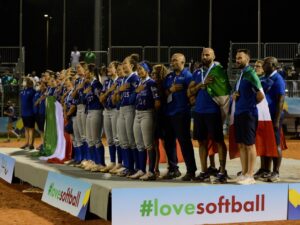 Le convocate dell'Italia Softball per Tokyo 2020 Le ragazze dell'Italia Softball festeggiano l'Europeo vinto (Crediti della foto: FIBS)