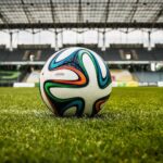 FIFA pensa a delle nuove regole: 2 tempi da 30, sostituzioni illimitate