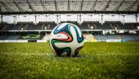 Follia Muay Thai a calcio: giocatore espulso