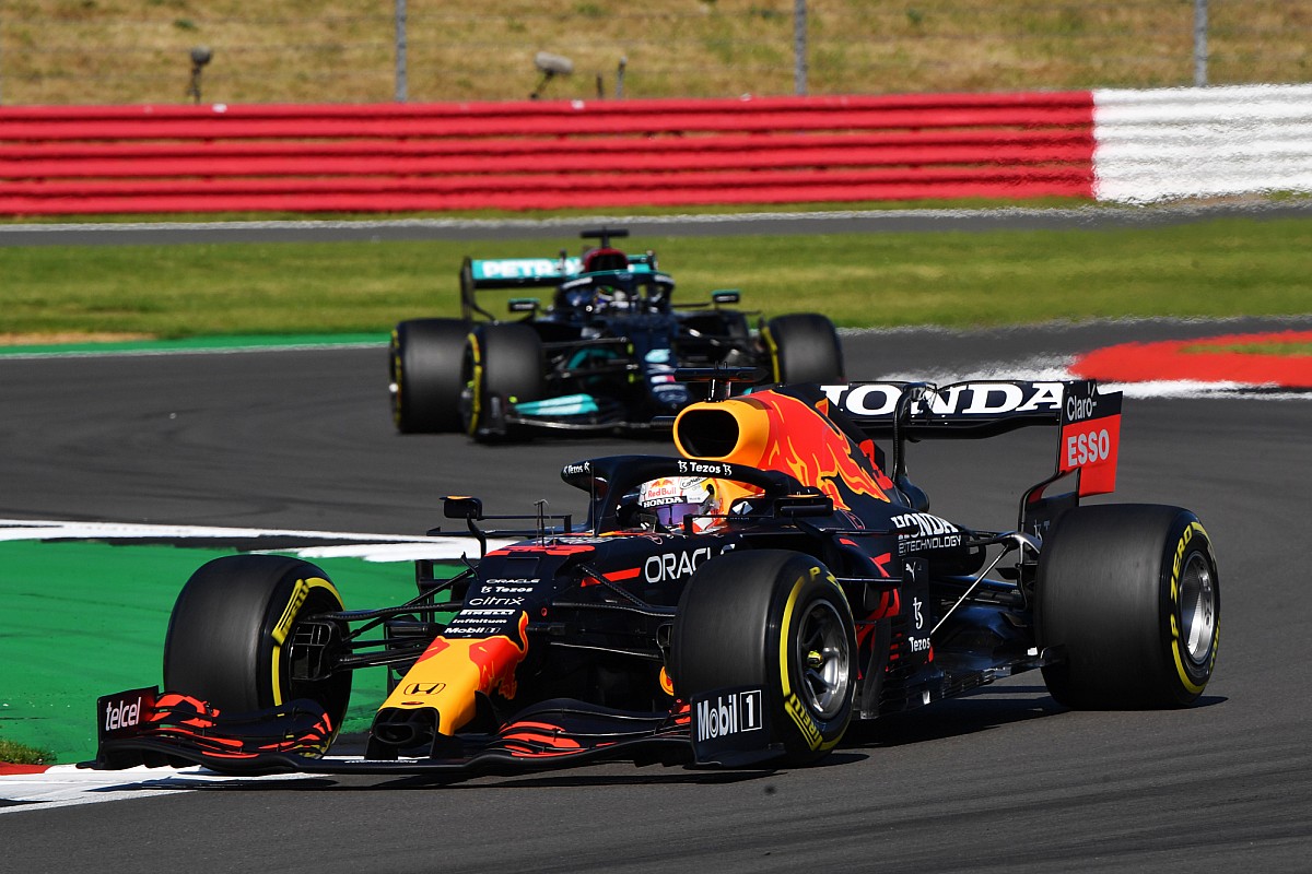 GP D'Ungheria F1 2021: orari, streaming, dove vederlo GP D'Ungheria: sarà ancora Verstappen vs Hamilton?