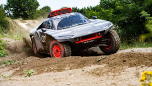 Audi presenta la RS Q e-tron per la Dakar 2022 L'Audi RS Q e-tron in azione durante la presentazione