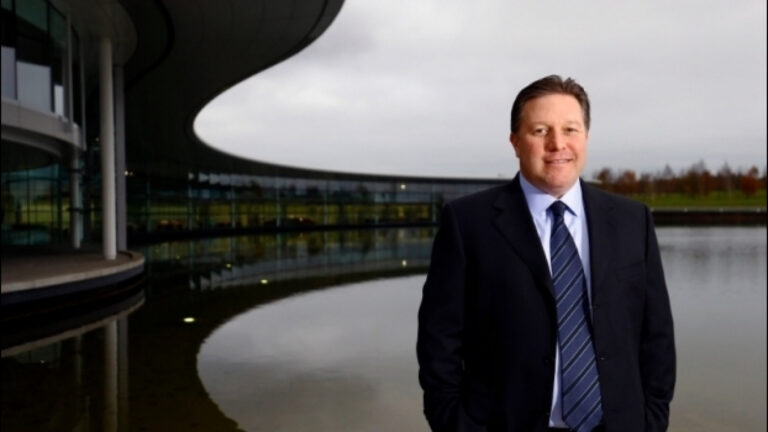 Zak Brown crede che McLaren possa superare Alpine
