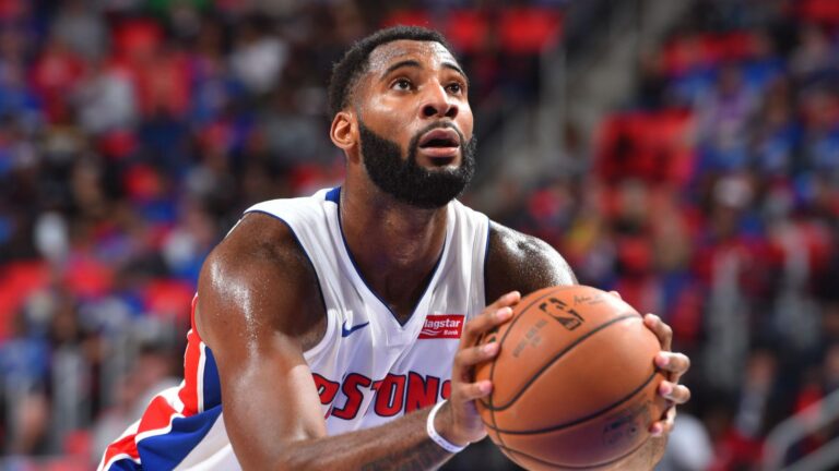 Andre Drummond vola ai Philadelphia 76ers