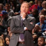 Mike Budenholzer resta a Milwaukee fino al 2025