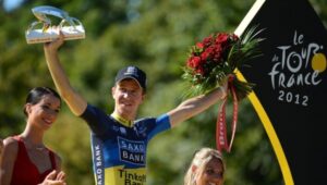 Chris Anker Sorensen sul podio del Tour de France 2012