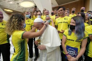 Atleti olimpici e paralimpici delle Fiamme Gialle dal Papa Atleti olimpici e paralimpici delle Fiamme Gialle dal Papa