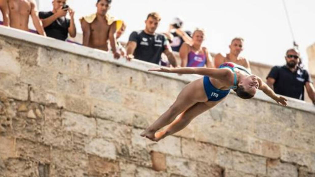 La Red Bull Cliff Diving 2021 della tuffatrice Elisa Cosetti