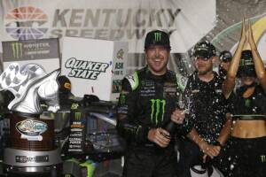 La prima vittoria di Kurt Busch per Chip Ganassi Racing, la Quaker State 400 del 2019 (Crediti: Brian Lawdermilk / Getty Images)