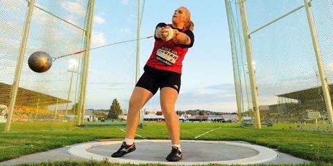 Yuriy Sedykh ci ha lasciati con un record imbattuto: 86.74 m Yuriy Sedykh ci ha lasciati con un record ancora imbattuto. Nella foto la figlia Alexia Sedykh