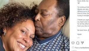 Pelé sta lasciando l'ospedale dove era dal 14 settembre Pelé sta lasciando l'ospedale dove era dal 14 settembre