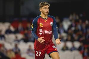 Josh Cavallo in campo con l'Adelaide United (Crediti: a-league.com.au)