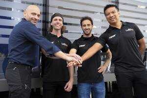 Team RNF MotoGP: ecco le foto del Team Darryn Binder, Andrea Dovizioso e Razlan Razani in compagnia di Matteo Ballarin, responsabile di WithU