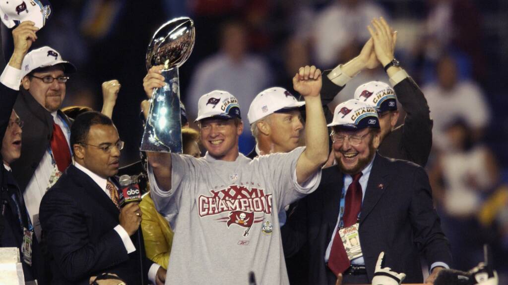 Jon Gruden rimosso dalla Ring of Honor dei Buccaneers