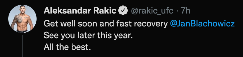 Jan Blachowicz riceve gli auguri da parte di Rakic