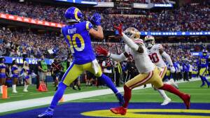Super Bowl 2022: Streaming e come vederlo Cooper Kupp riceve in end zone contro i San Francisco 49ers nella finale di conference (Crediti: Gary Vasquez/USA Today Sports)