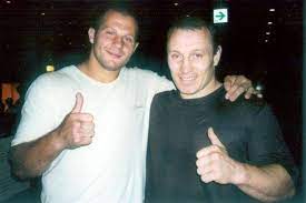 UFC: i migliori fighter a non averci combattuto Igor Vovchanchyn a destra in compagnia di Fedor Emelianenko