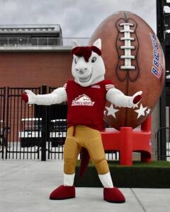 USFL 2022: Le mascotte delle otto squadre Birmingham Stallions - Stanley (Crediti/USFL, Twitter)