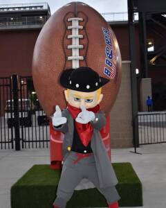 USFL 2022: Le mascotte delle otto squadre Tampa Bay Bandits - The Bayside Bandit (Crediti/USFL, Twitter)