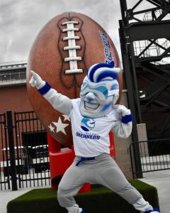 USFL 2022: Le mascotte delle otto squadre New Orleans Breakers - Dave The Wave (Crediti/USFL, Twitter)