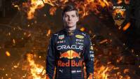 Max Verstappen presenta il nuovo casco per il 2023