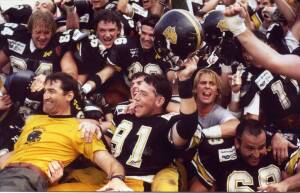 Giaguari Torino: 400 di questi giorni I Giaguari Torino in festa dopo il Super Bowl Italiano del 1991 (Crediti: giaguari.com)