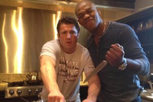 UFC: le 10 title shot più immeritate di sempre Una vecchia foto con Chael Sonnen e Jon Jones