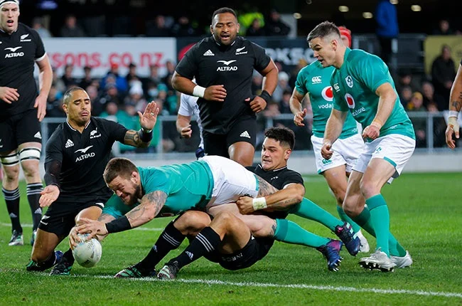 Andrew Porter a meta durante l'incontro Irlanda - All Blacks