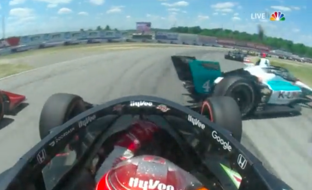 Contatto Tra Harvey (onboard) E Kellet Foto - Twitter @IndyCaronNBC