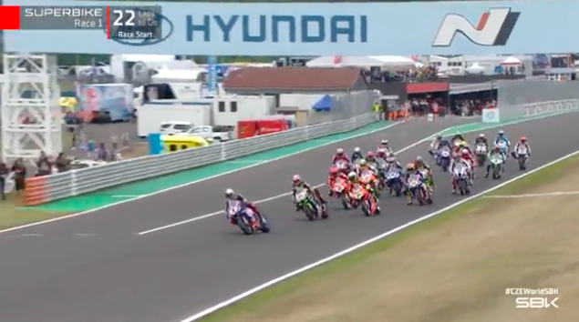 SBK: Álvaro Bautista vince Gara-1 a Most Partenza Gara 1 Most Ph. Twitter @WorldSBK