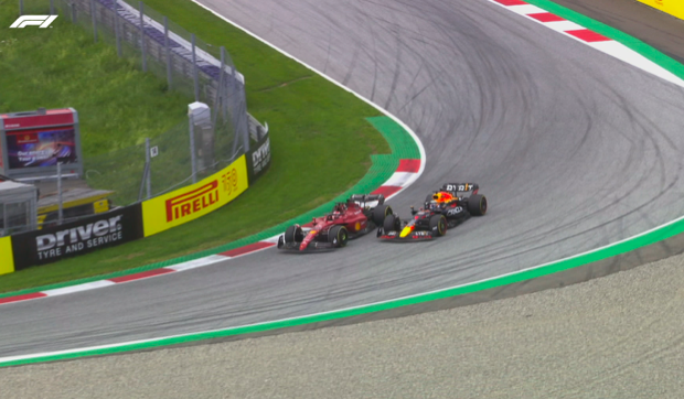 GP Austria 2022: vince Charles Leclerc Sorpasso Di Leclerc Su Verstappen al 10° giro Ph - Twitter @F1