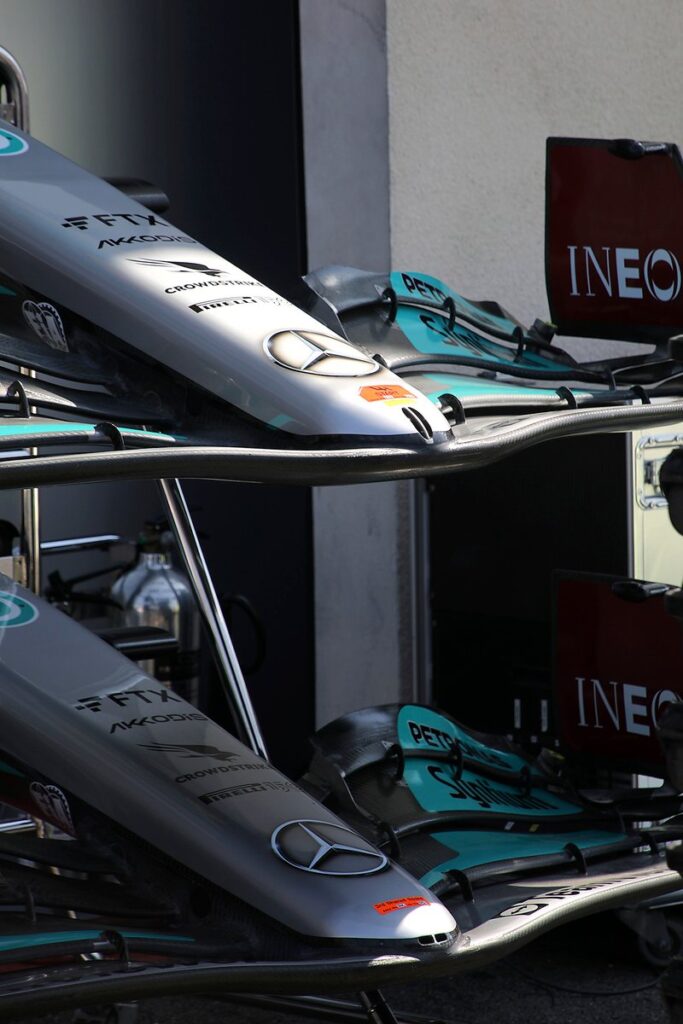 Confronto tra i due alettoni anteriori Mercedes (Crediti: Giorgio Piola)