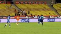 Follia Dourado: spallata all'arbitro e stop di 1 anno
