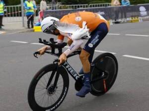 Mondiali Ciclismo 2022: Mollema attaccato da un gabbiano Bauke Mollema attaccato da un gabbiano