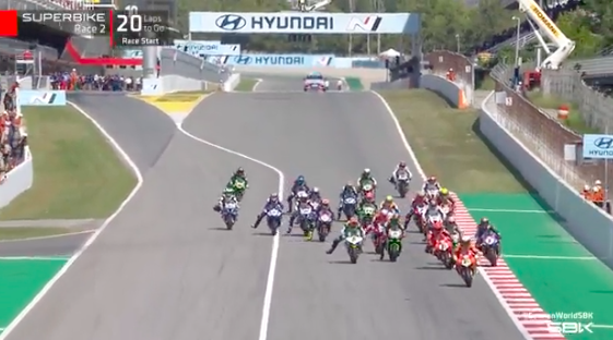SBK Catalunya 2022: Álvaro Bautista vince anche Gara-2 Partenza Gara 2 Catalunya Ph. - Twitter @WorldSBK