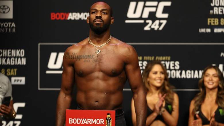 Jon Jones durante la cerimonia del peso a UFC 247