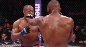 MMA: i Fighter più scorretti della storia Dita negli occhi di Jon Jones su Daniel Cormier