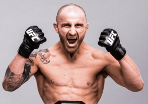 Alexander Volkanovski: Jose Aldo è il GOAT dei piuma Alexander Volkanovski con la cintura UFC attorno alla vita