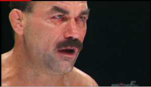 MMA: i Fighter più scorretti della storia Gli effetti delle ditate negli occhi nel povero Don Frye