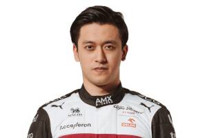 Zhou Guanyu con la tuta dell'Alfa Romeo